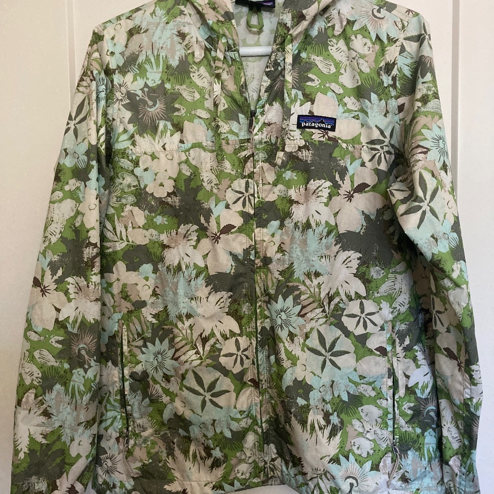 Patagonia lightweight rain jacket